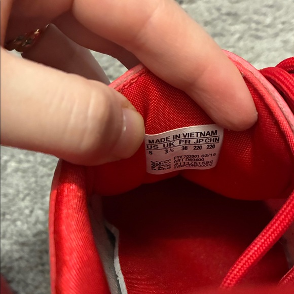 Adidas Samba Women's Vibrant Red Sneakers Size 5 - Picture 4 of 5